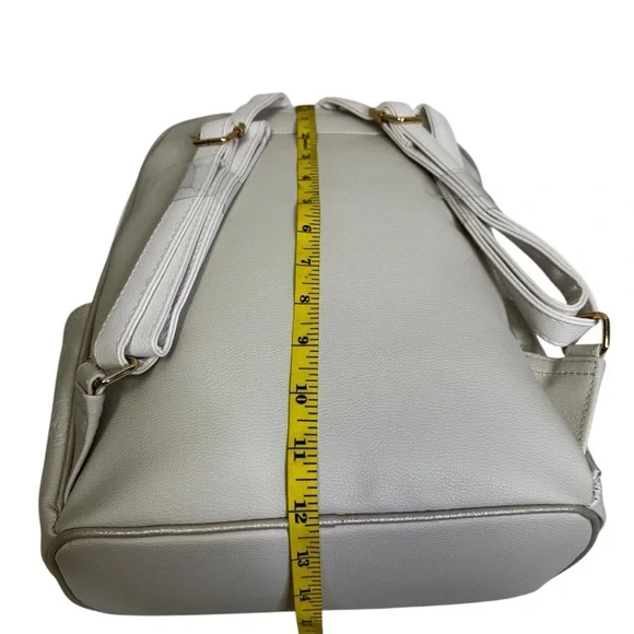 Primark Disney Winnie the Pooh Backpack Adjustable Straps Embossed Pooh NWT - Picture 12 of 15